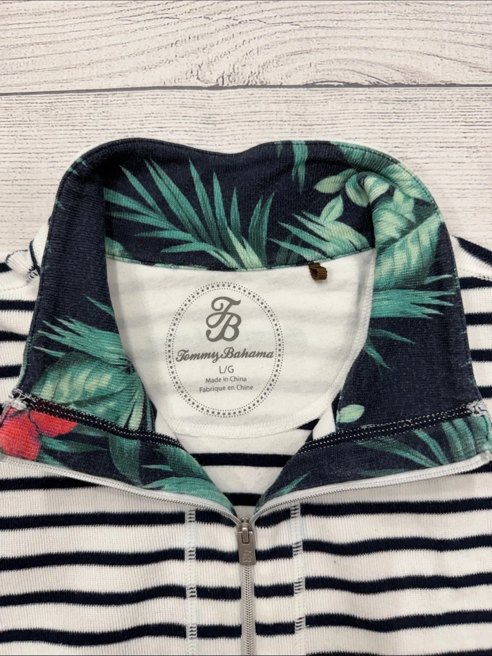 Tommy Bahama Navy & White Striped Quarter-Zip Pullover Tropical Collar Size L - Picture 2 of 5